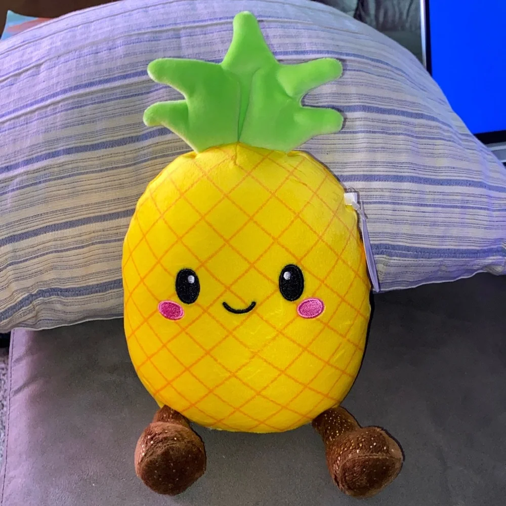 Cute and cuddly pineapple plush - Picture 1 of 4